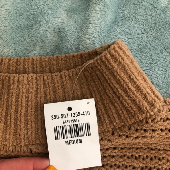 hollister cropped knit sweater - Picture 2 of 2